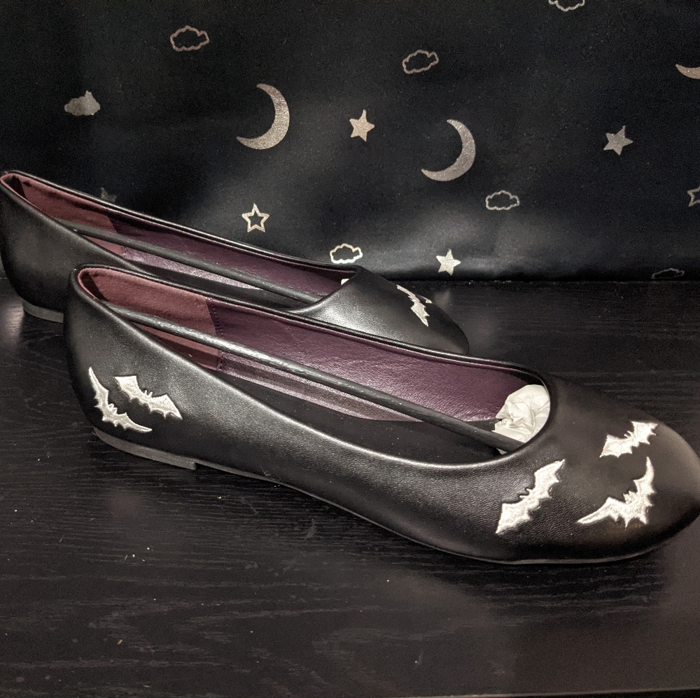 Banned Black and white bat flats
